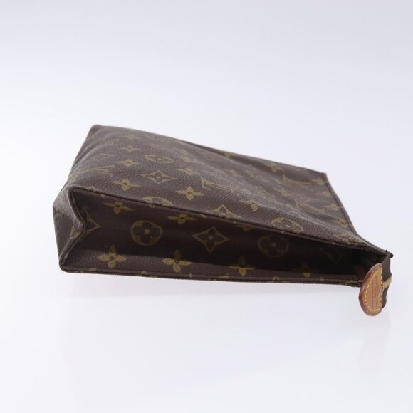 LOUIS VUITTON Monogram Posh Toilette 26 Pouch - Picture 4 of 14